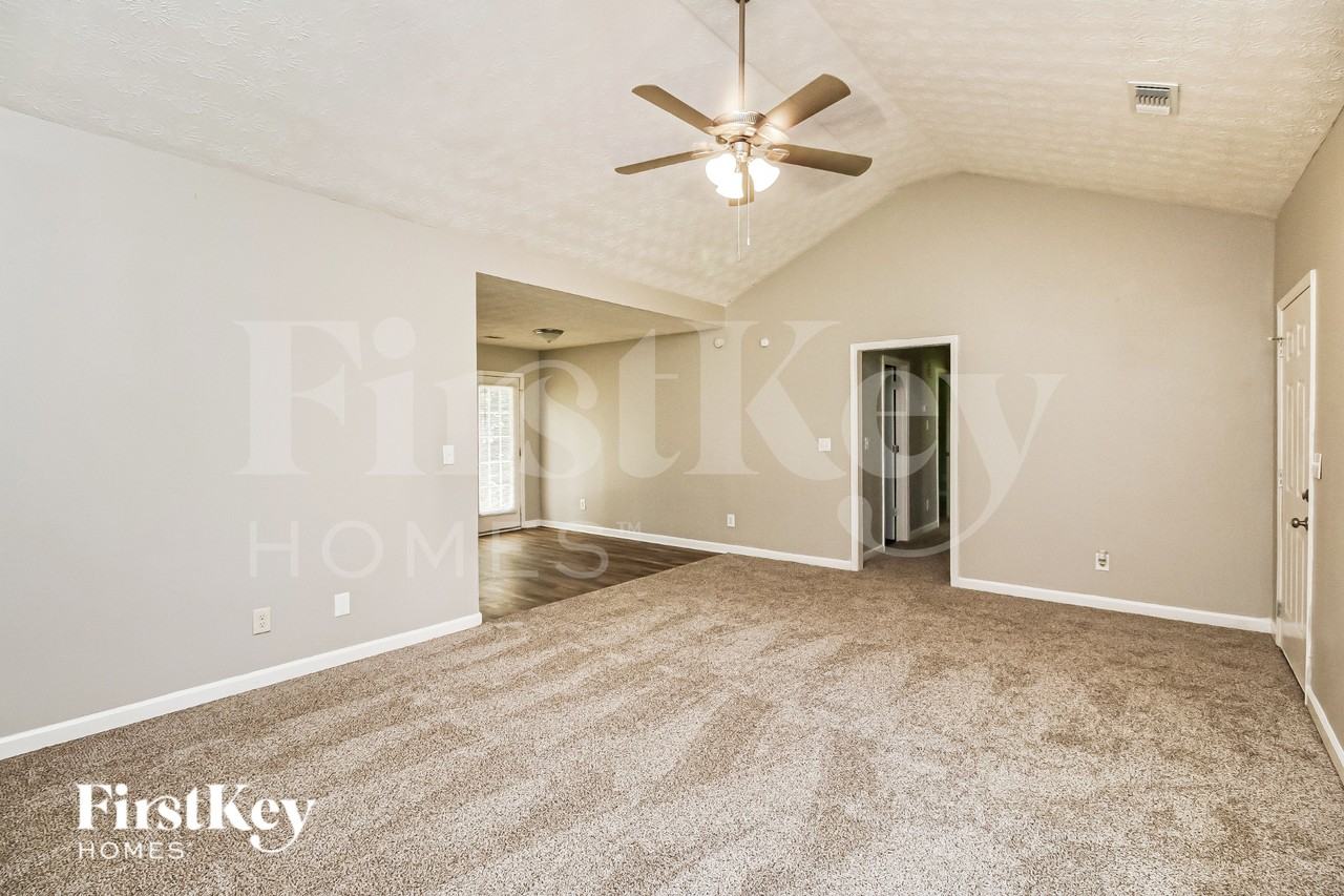 838 E Marable St - Photo 2 of 19