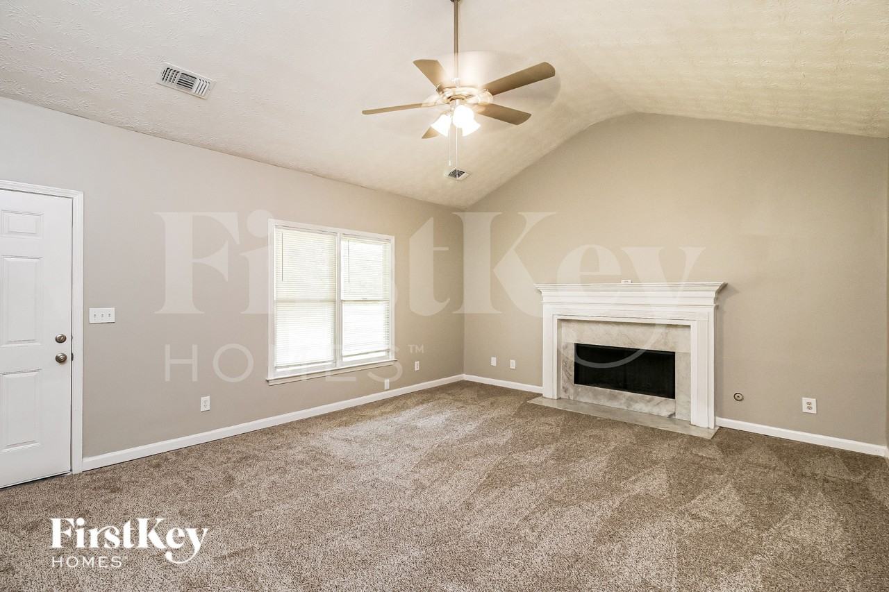 838 E Marable St - Photo 3 of 19