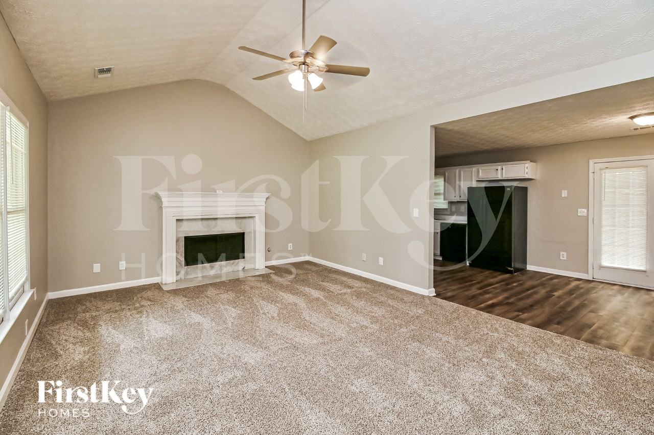 838 E Marable St - Photo 5 of 19