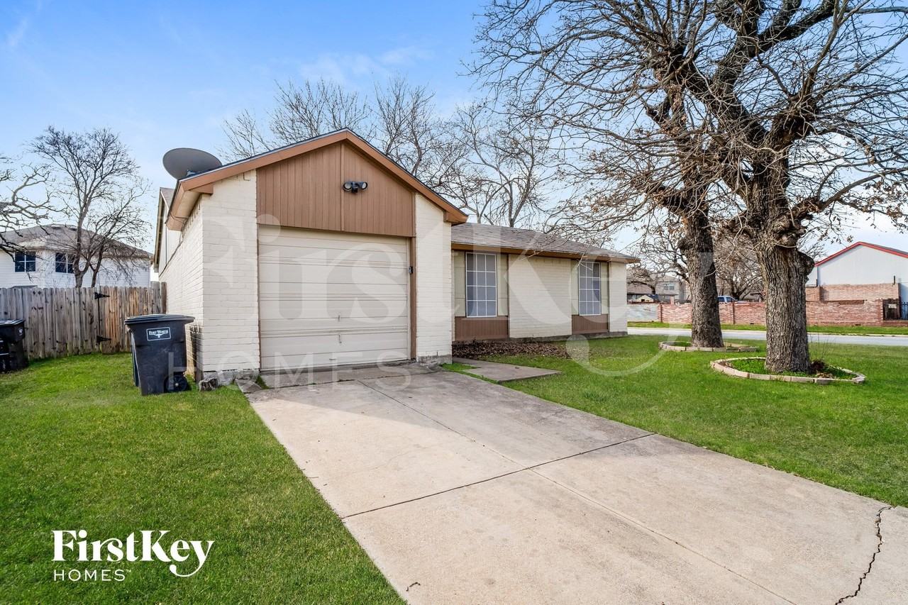 7000 Wildbriar Ct E - Photo 2 of 15