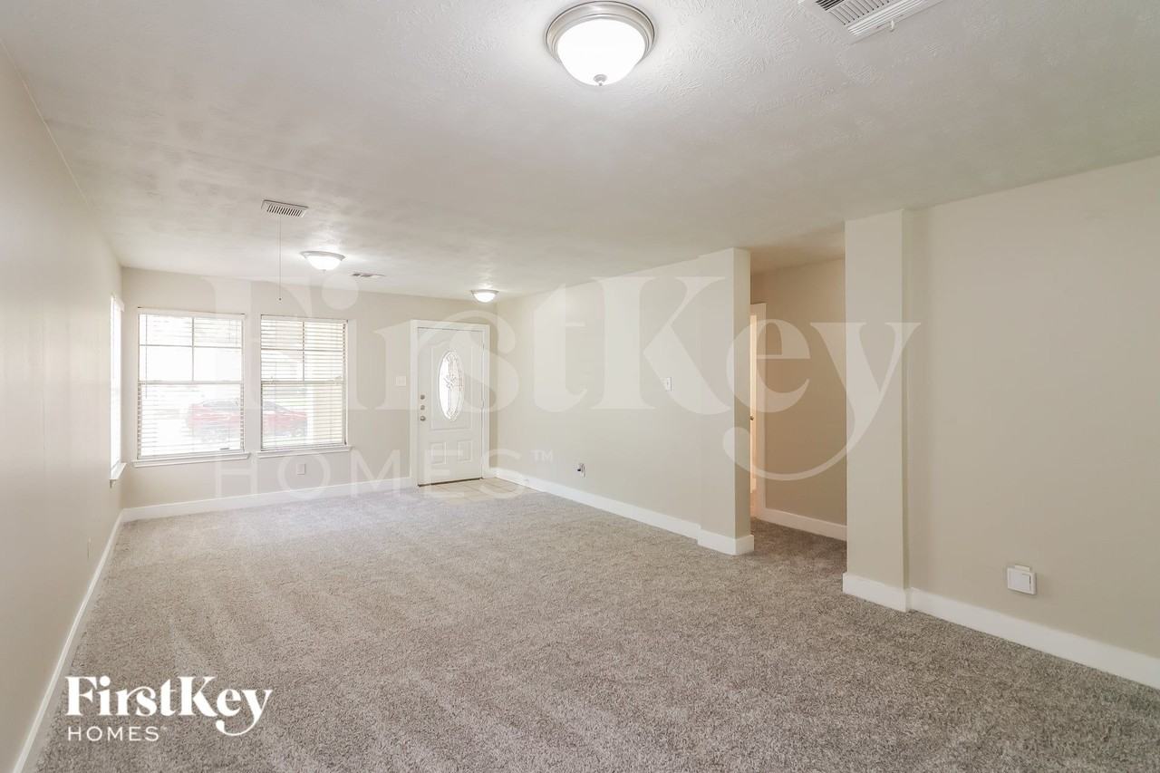 5043 Summit Lodge Dr - Photo 3 of 16