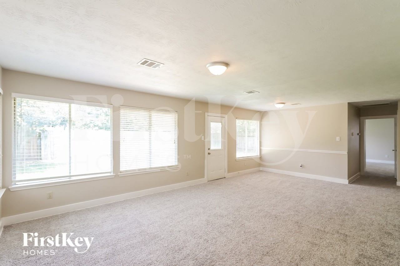5043 Summit Lodge Dr - Photo 4 of 16