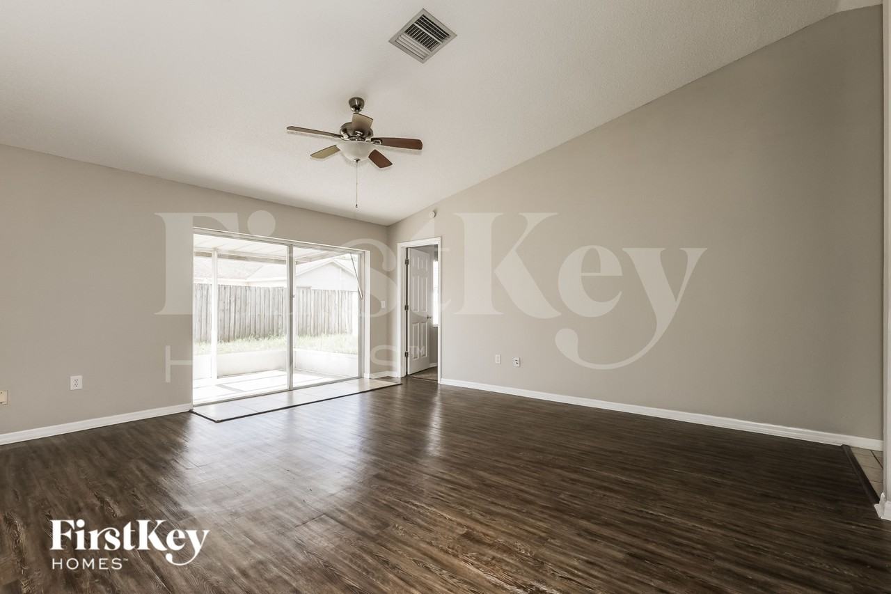 4705 Hunts Ct - Photo 4 of 20