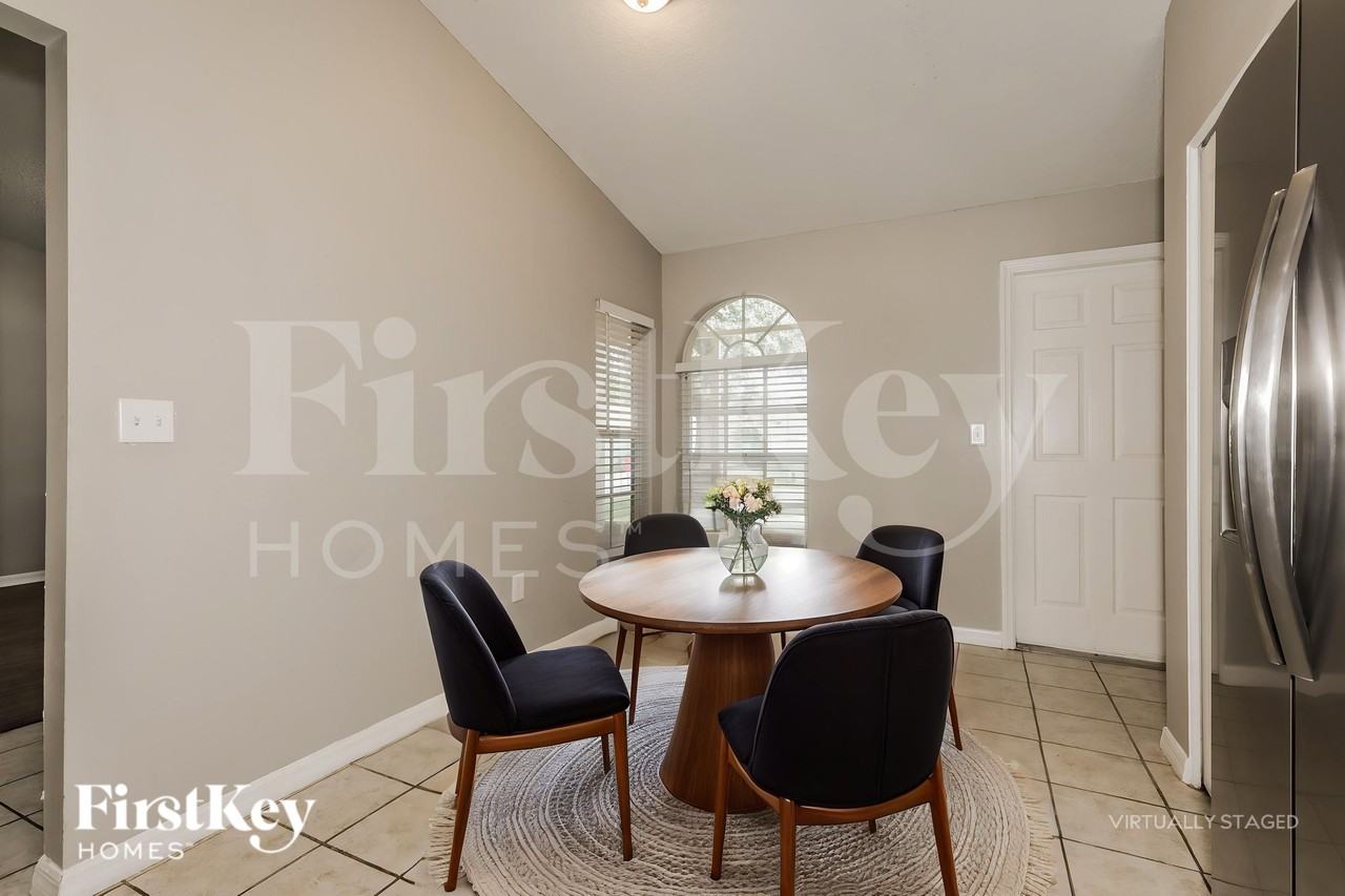 4705 Hunts Ct - Photo 7 of 20
