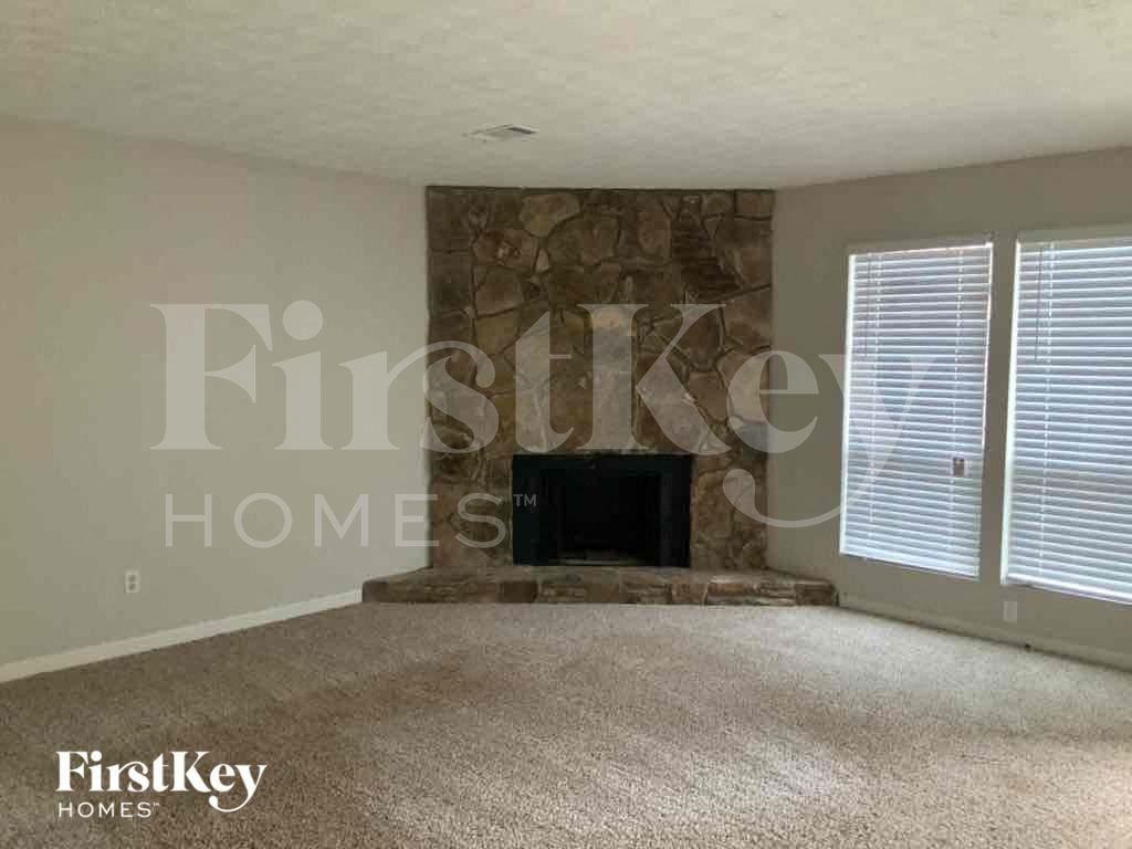 3907 Wood Path Dr - Photo 3 of 17