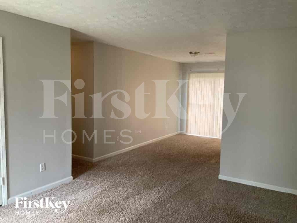 3907 Wood Path Dr - Photo 5 of 17