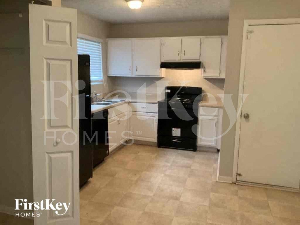 3907 Wood Path Dr - Photo 7 of 17
