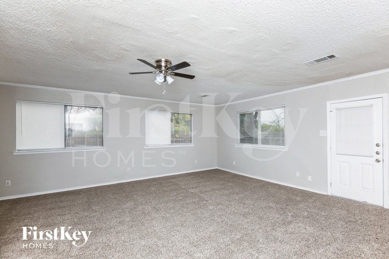 3630 Williamsburg Dr - Photo 6 of 15