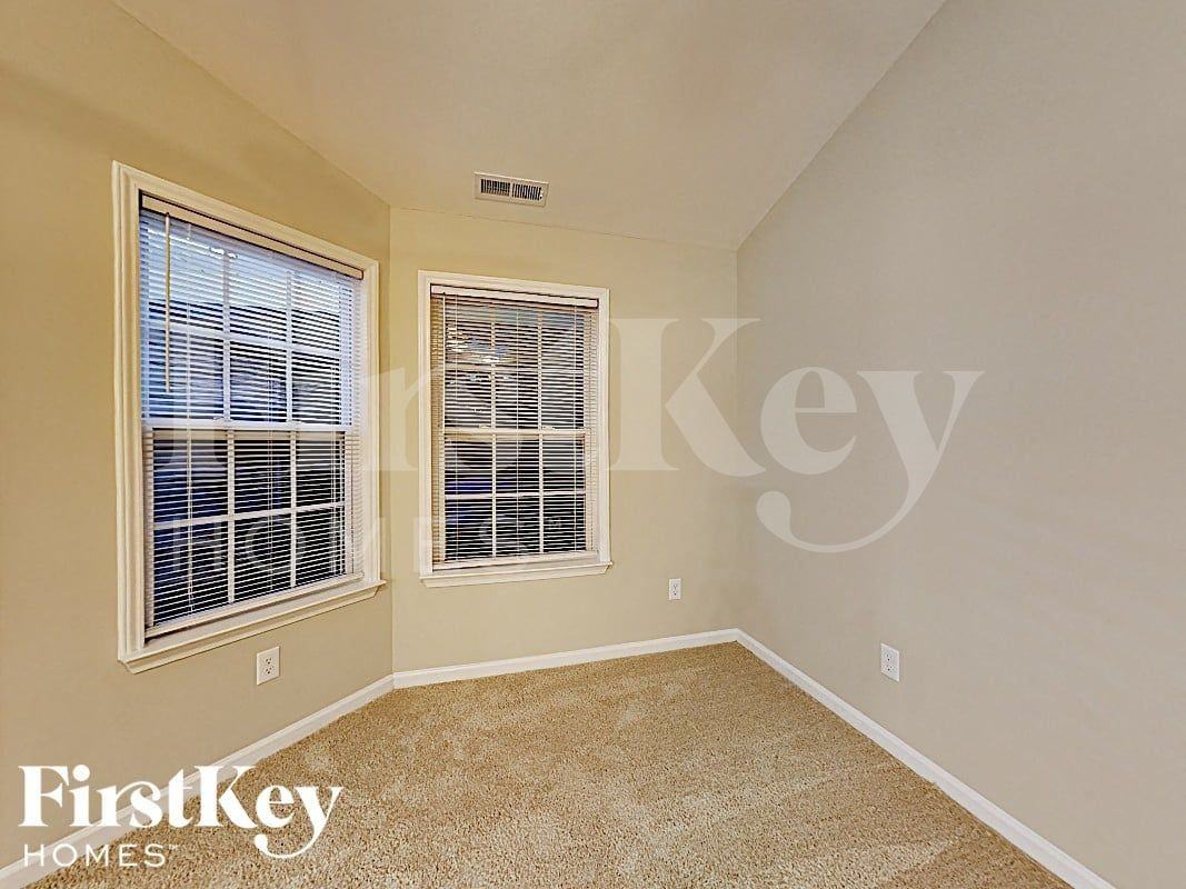 2332 Juniper Dr - Photo 3 of 13