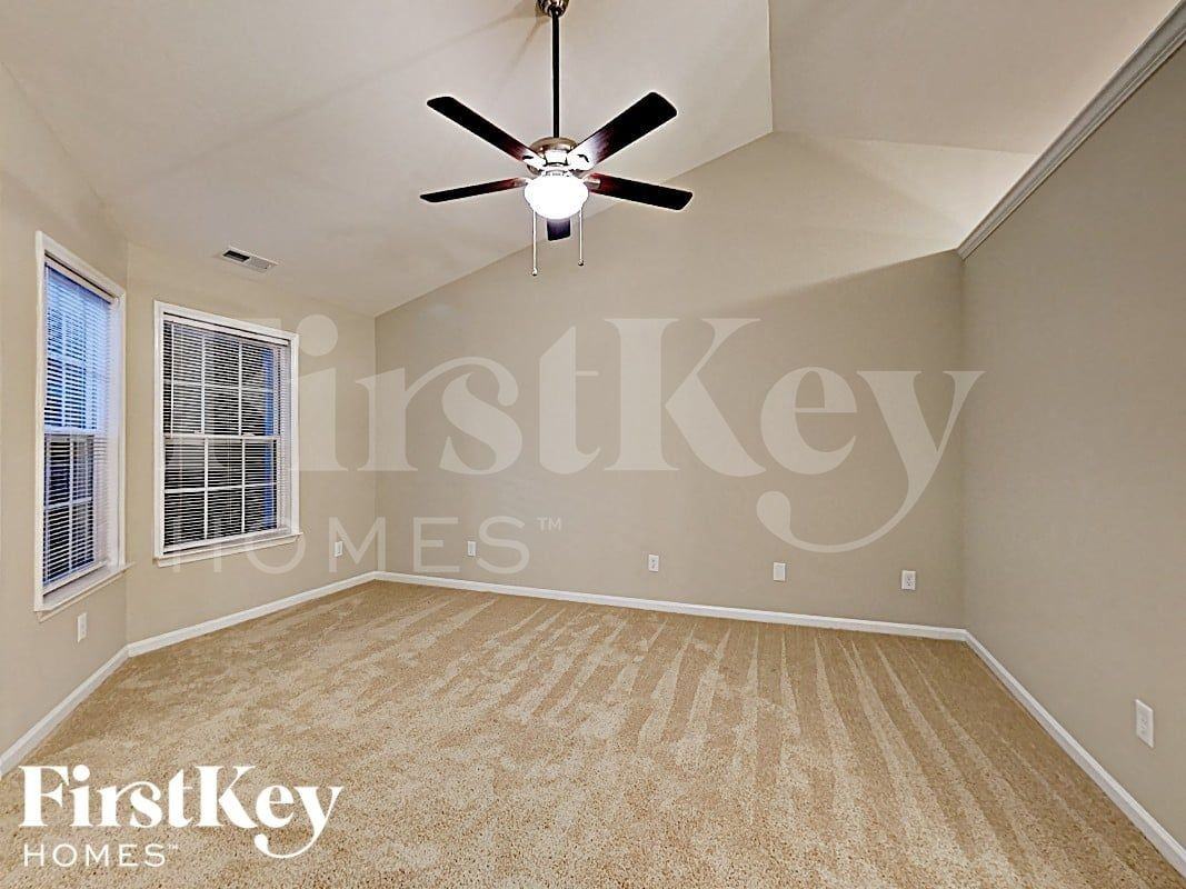 2332 Juniper Dr - Photo 4 of 13
