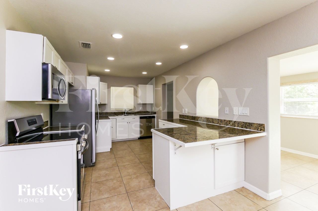 2174 Nw 62nd Ave - Photo 7 of 16