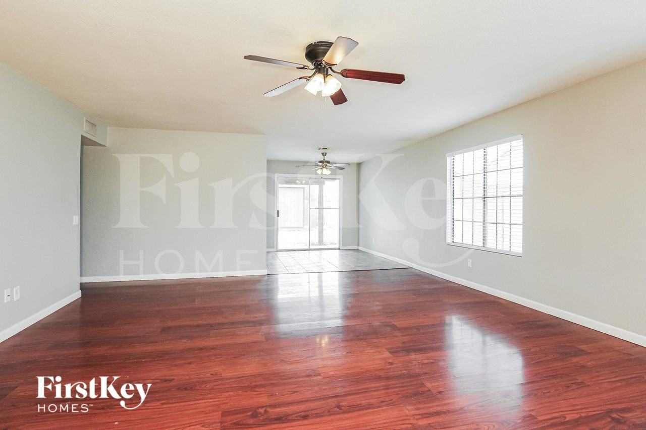 21036 N 34th Dr - Photo 4 of 16