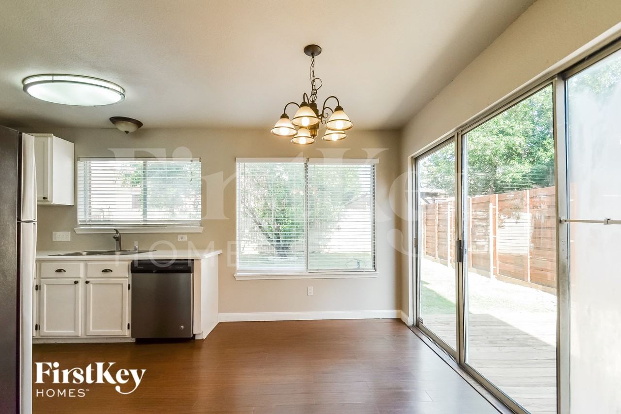2013 Raven Ln - Photo 5 of 16