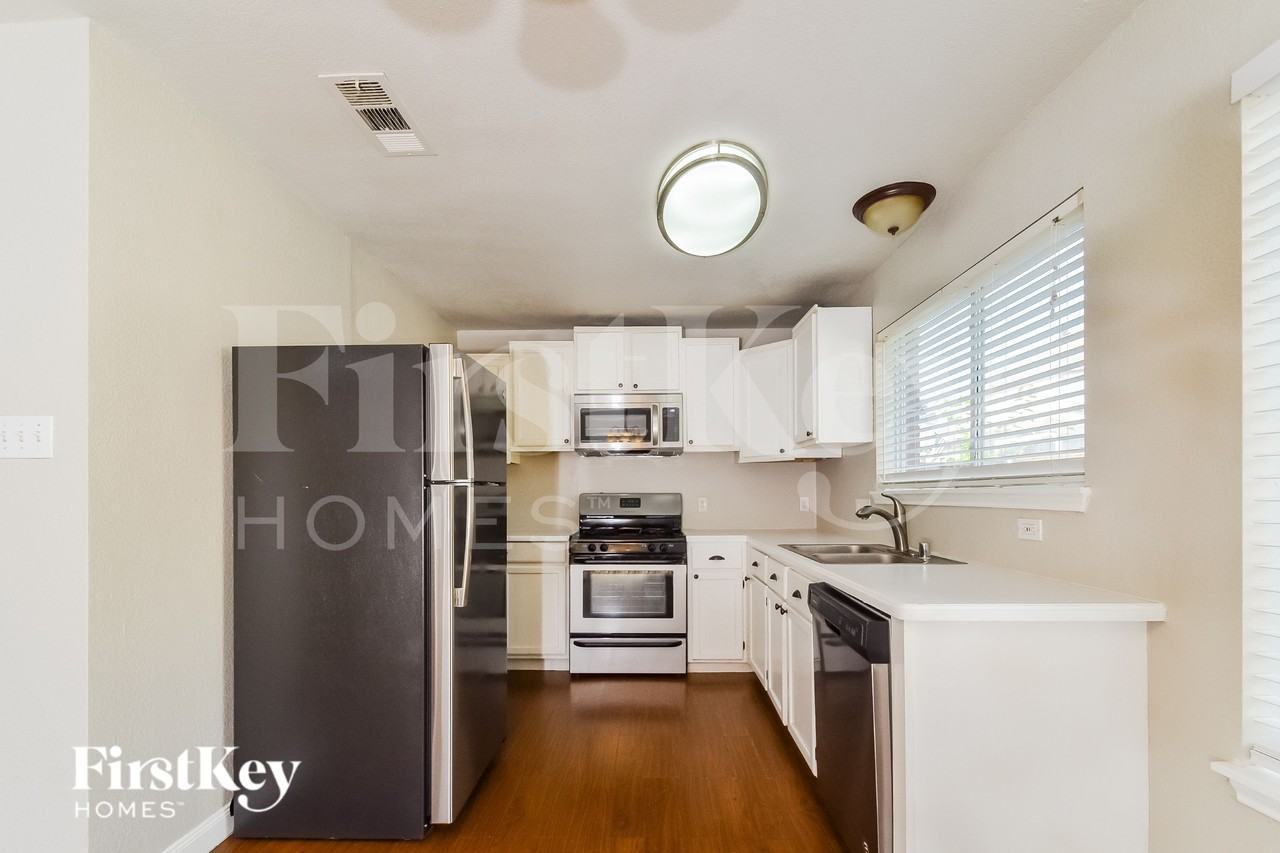 2013 Raven Ln - Photo 6 of 16