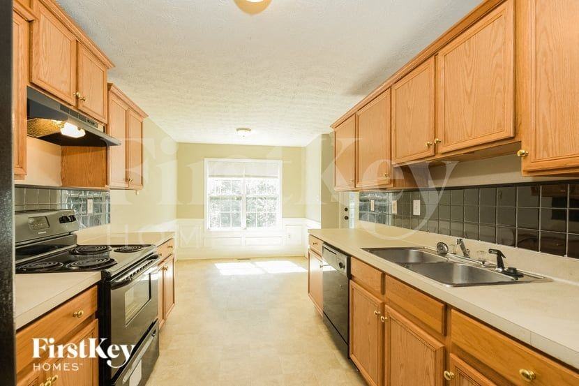 194 Rochester Ct - Photo 6 of 15