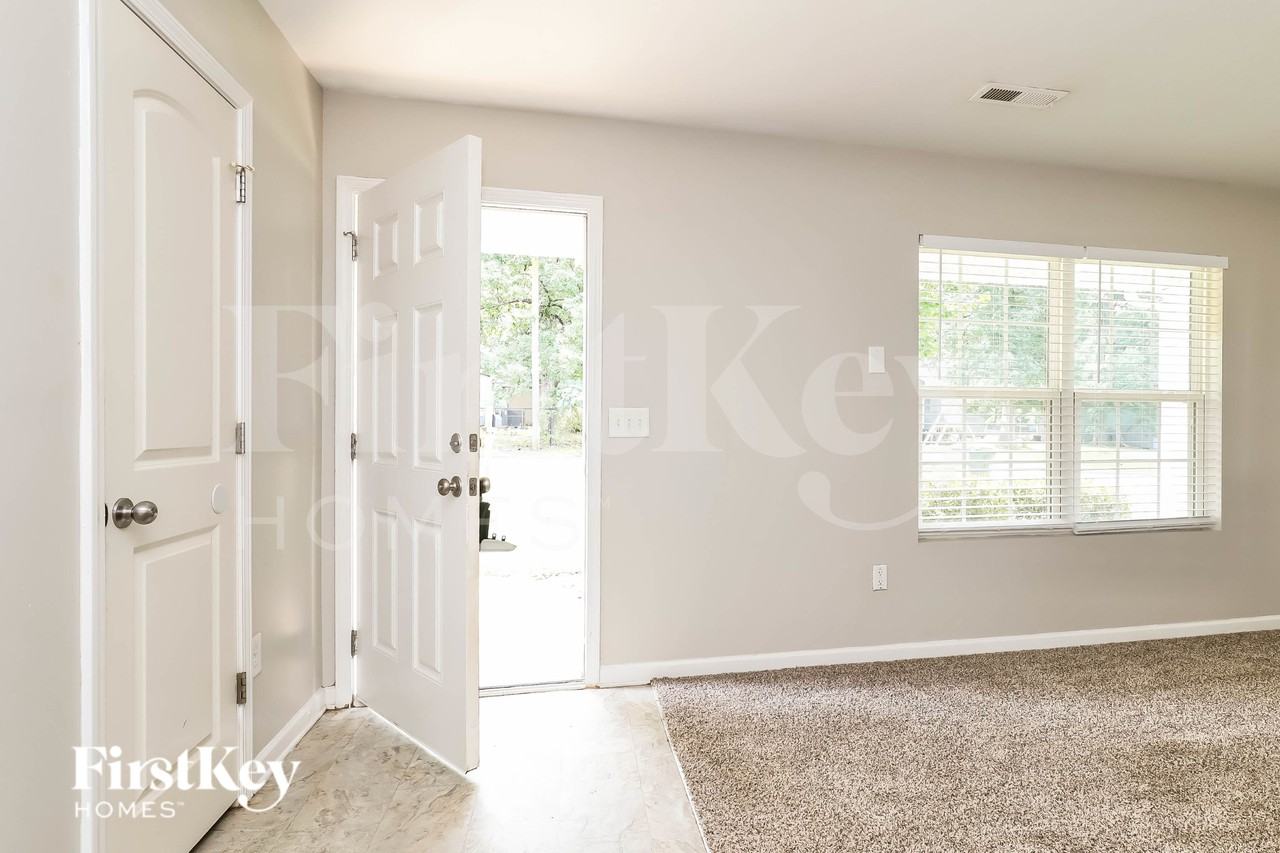 1909 Allyson Ave - Photo 4 of 19