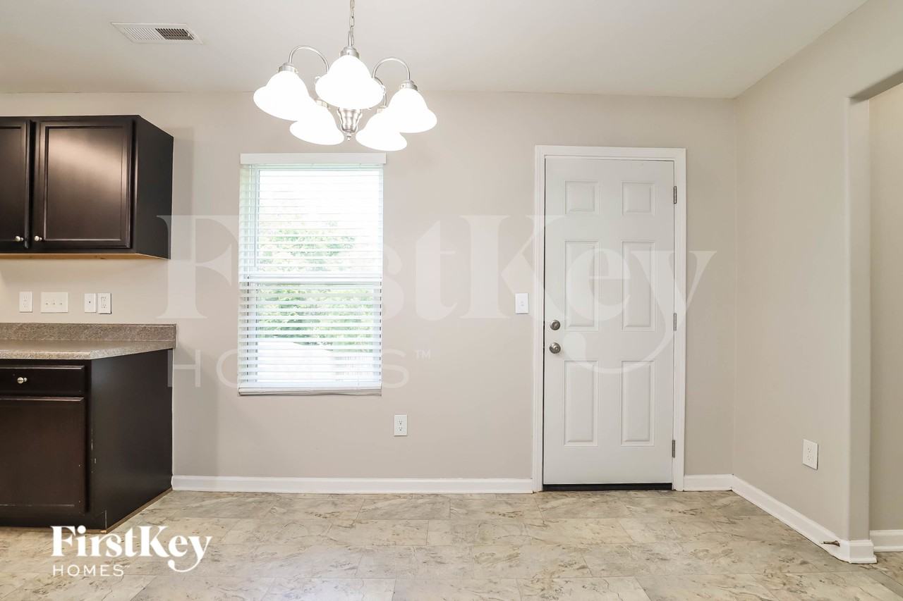 1909 Allyson Ave - Photo 7 of 19