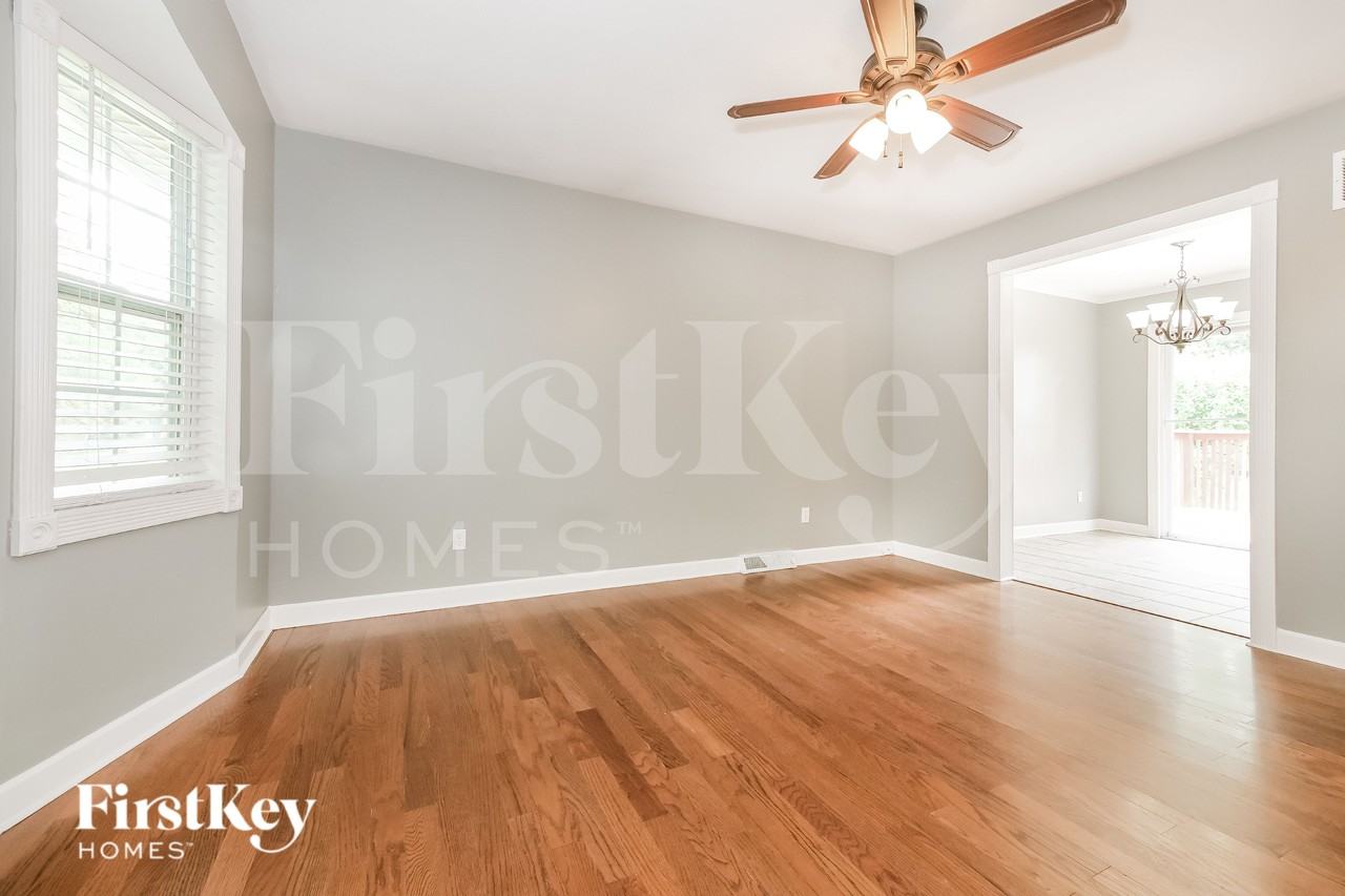 1903 Karlton Way - Photo 2 of 16