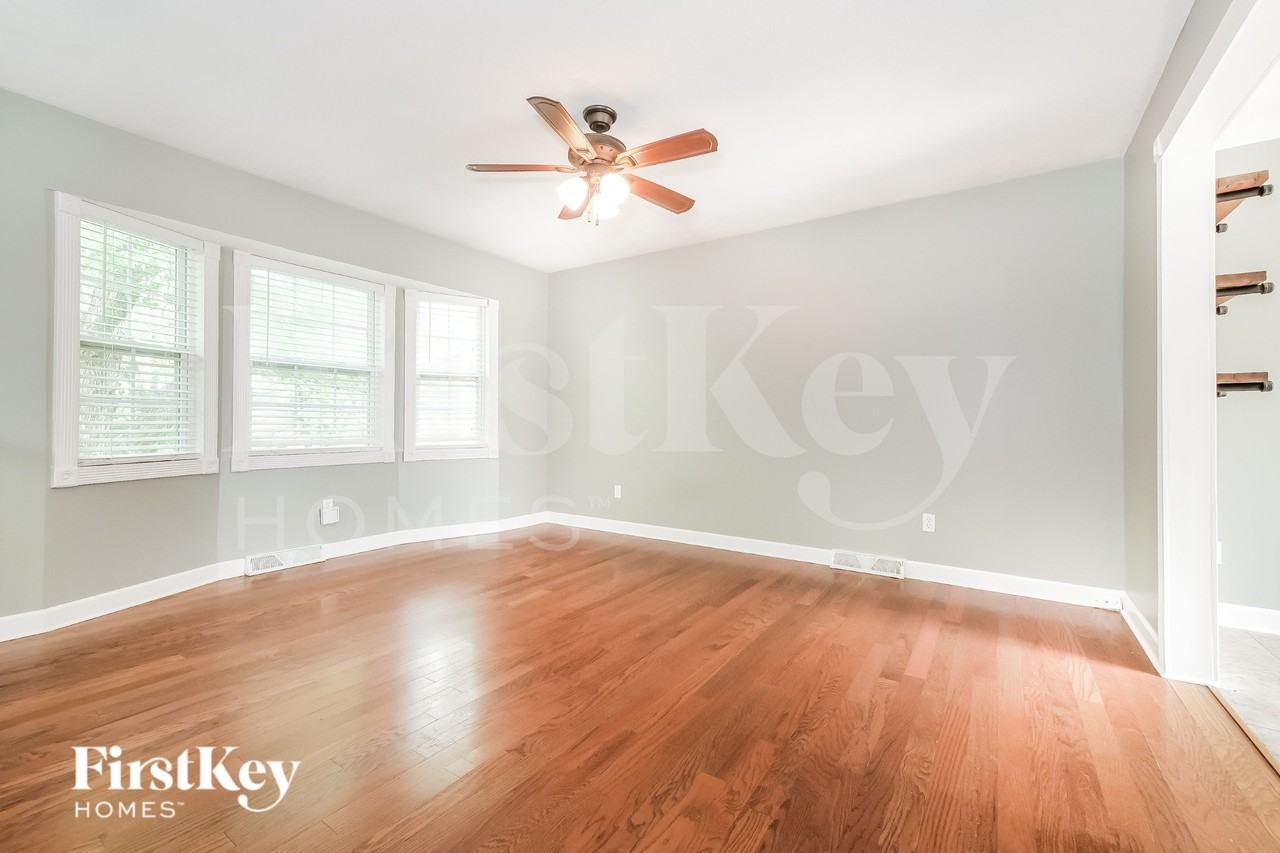 1903 Karlton Way - Photo 3 of 16