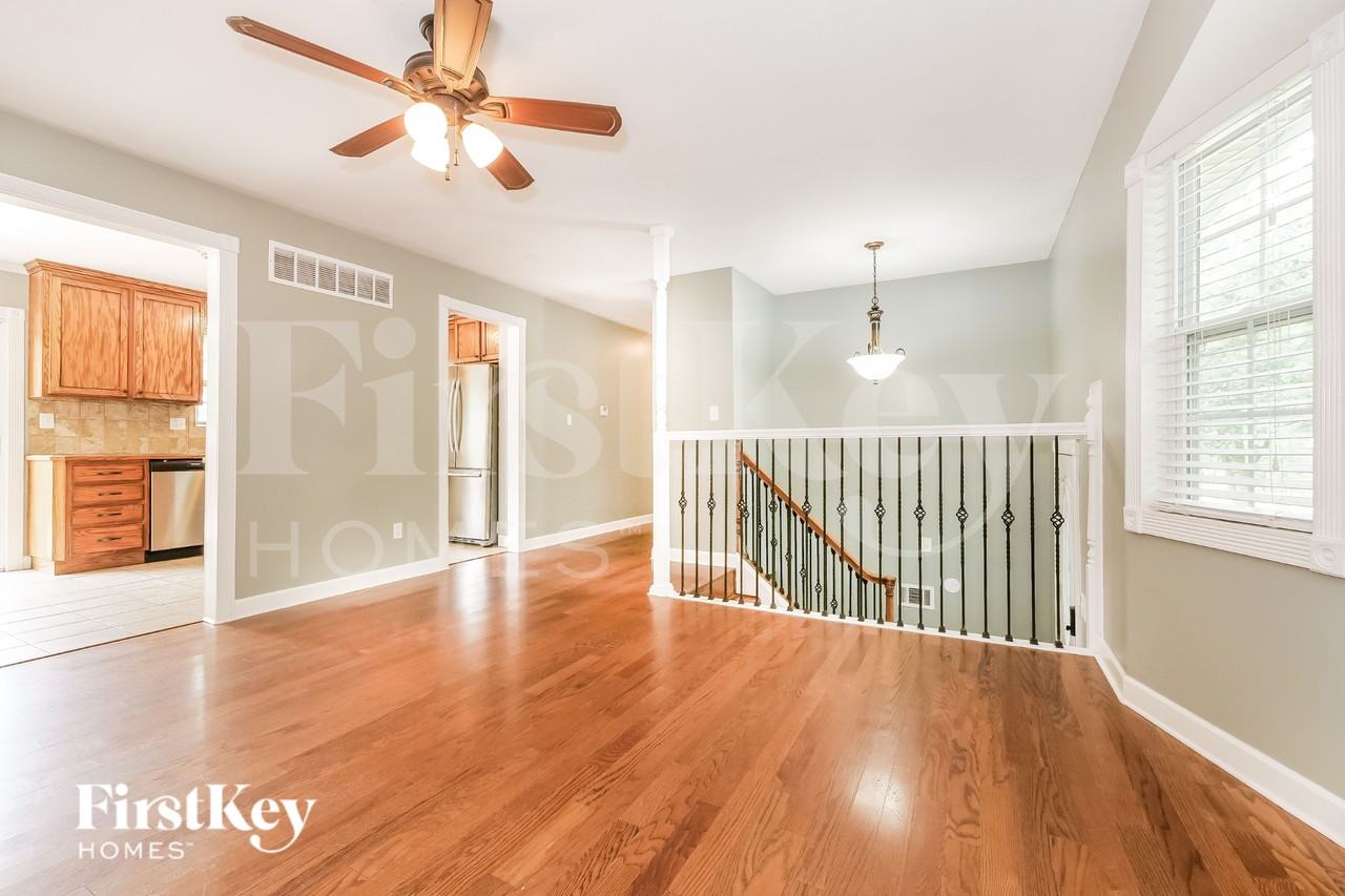 1903 Karlton Way - Photo 4 of 16