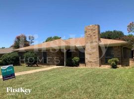 featured image of 1841 College Pkwy
