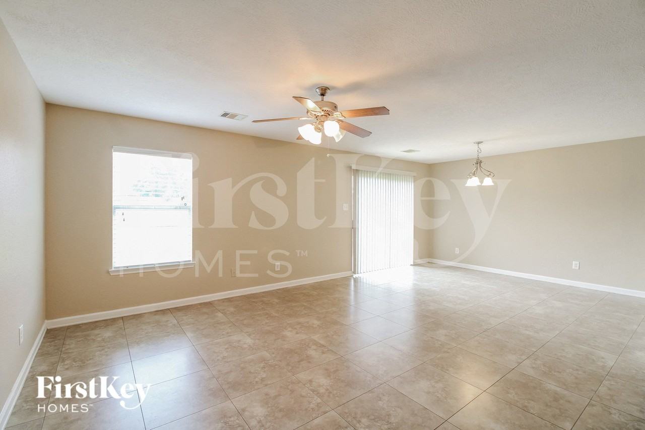 15919 Arapaho Bend Ln - Photo 4 of 16