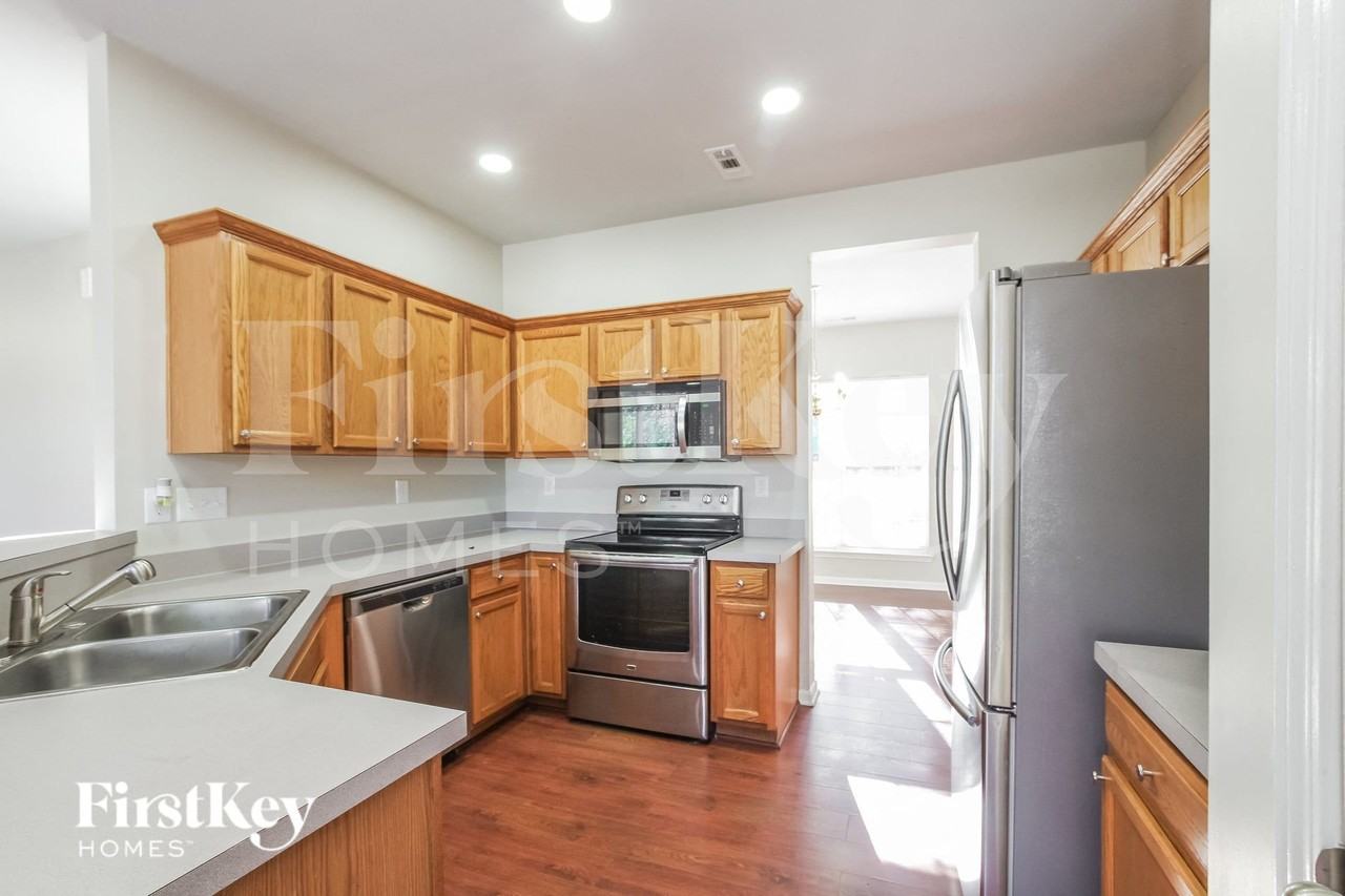 15236 Dehavilland Dr - Photo 6 of 15