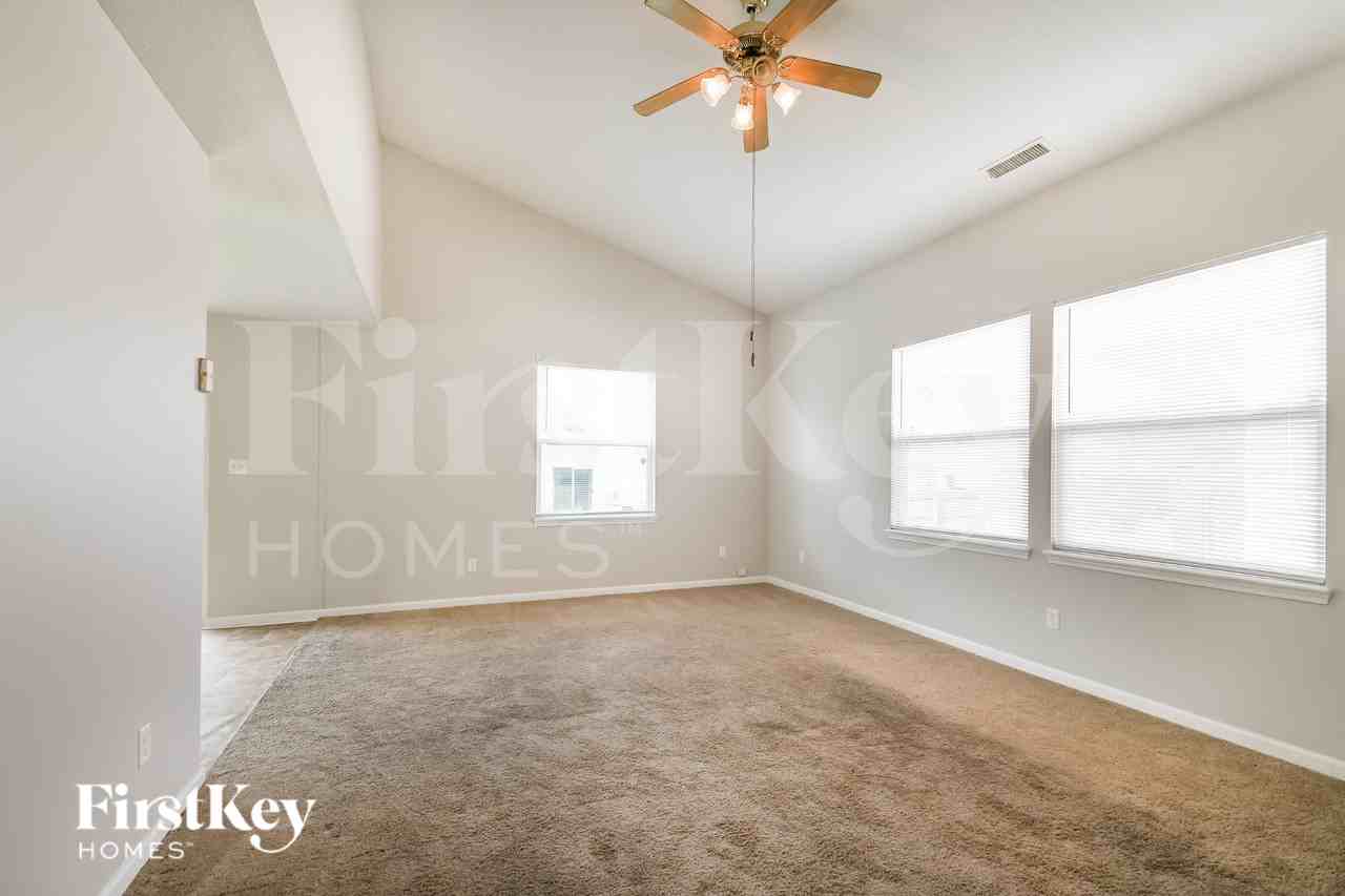 11618 Congressional Ln - Photo 5 of 16