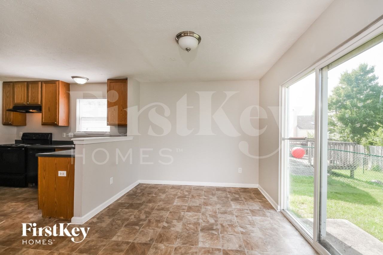 11618 Congressional Ln - Photo 6 of 16