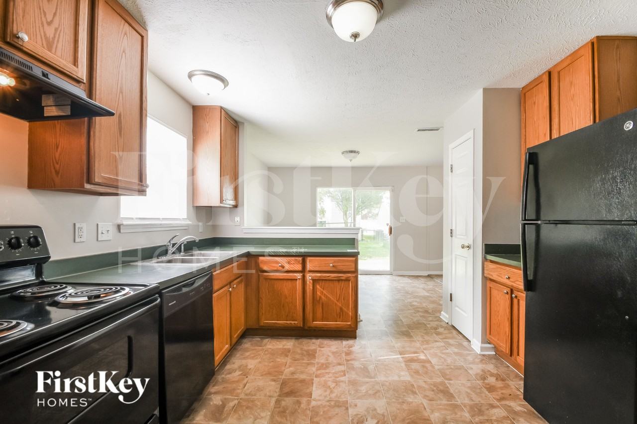 11618 Congressional Ln - Photo 7 of 16
