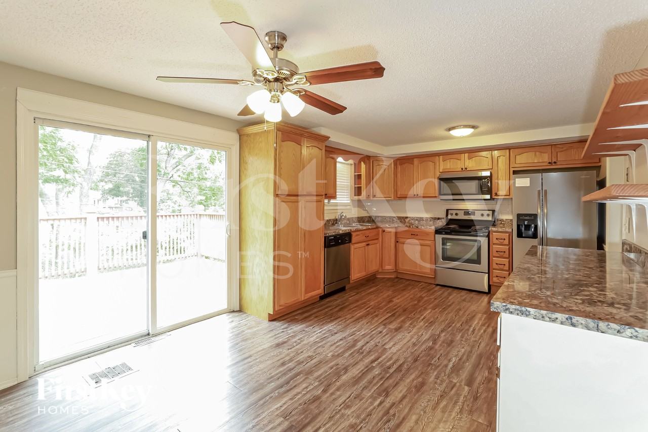 1111 Owen Dr - Photo 5 of 16