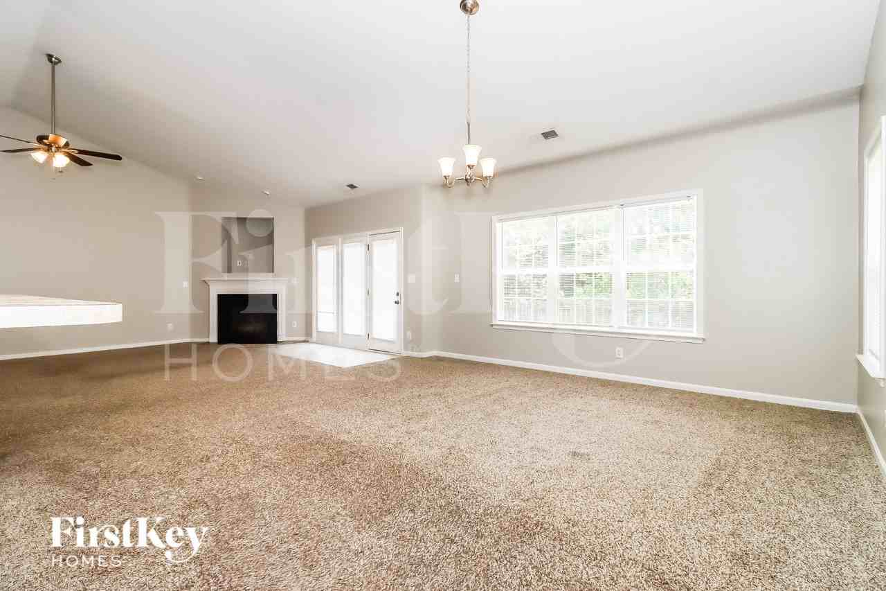103 Tilton Dr - Photo 5 of 16