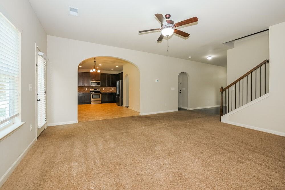 917 Piedmont Dr - Photo 5 of 17