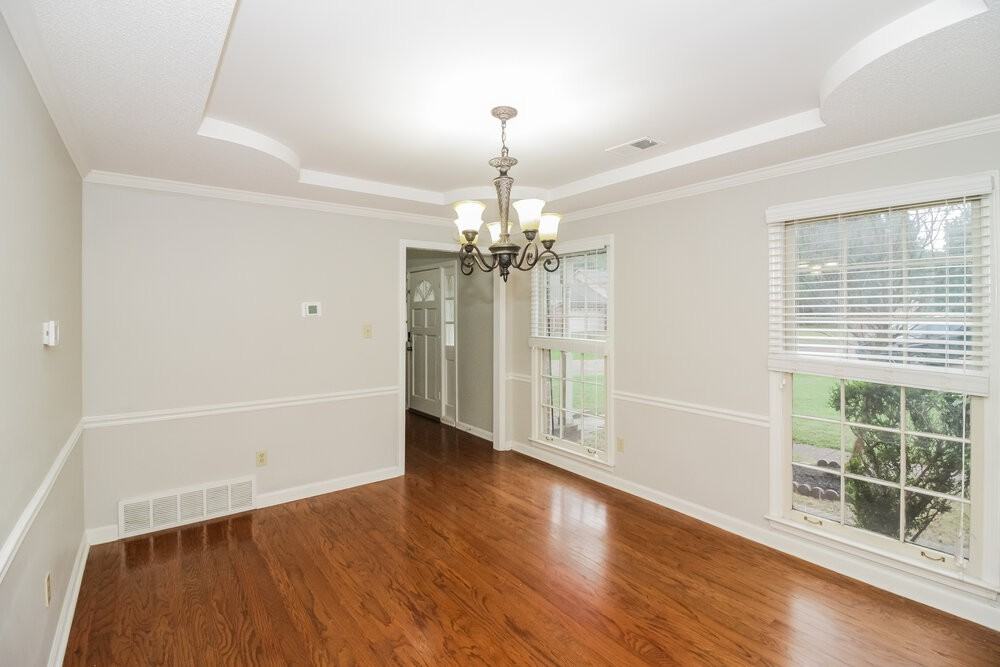 405 Locust Grove Dr - Photo 6 of 17