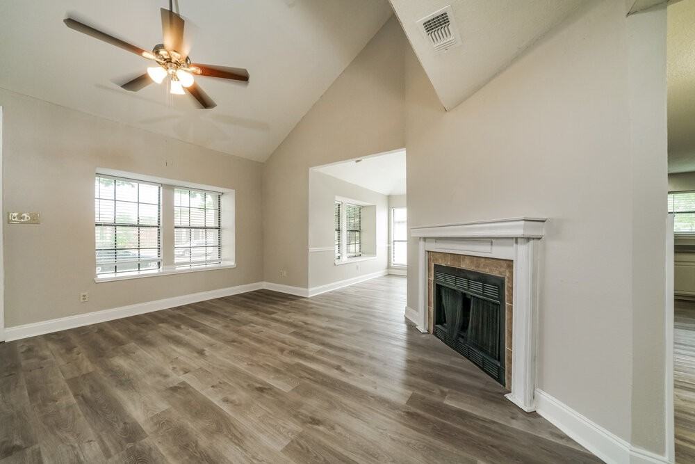 8801 Pine Forest Dr - Photo 4 of 17
