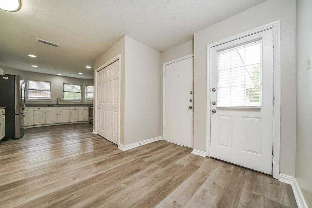 8801 Pine Forest Dr - Photo 7 of 17