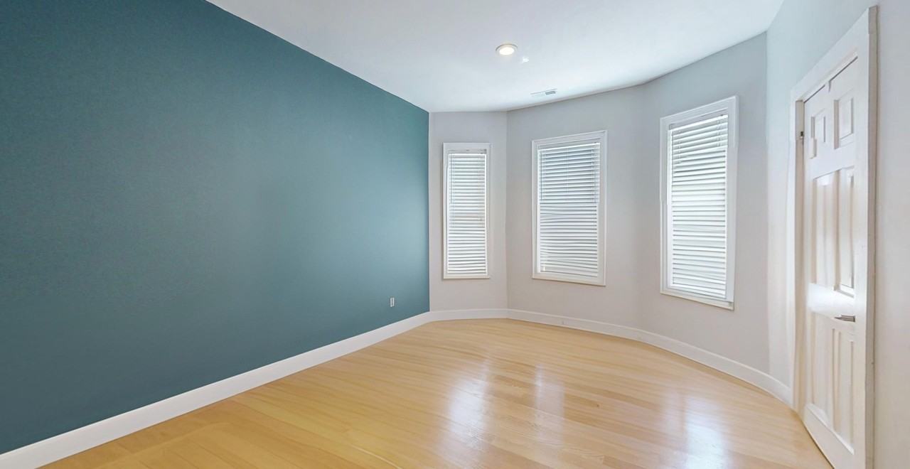 169 Boylston St #3 - Photo 4 of 10