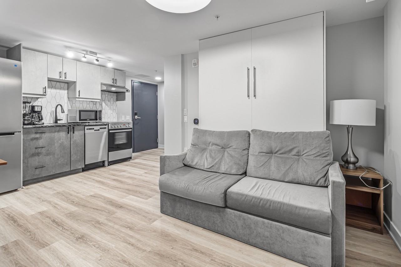 92 Hinton Avenue North - Photo 4 of 11