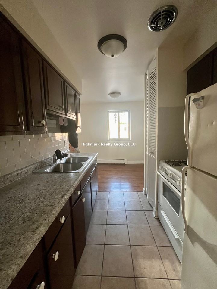 6011 N Winthrop Ave #410 - Photo 2 of 9