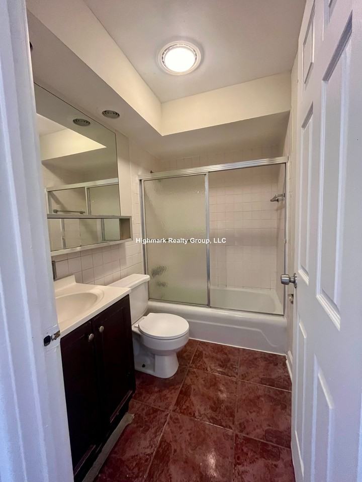 6011 N Winthrop Ave #410 - Photo 6 of 9