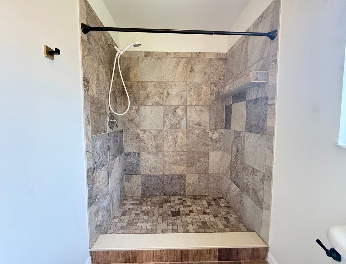 4010 Wilkes Dr - Photo 3 of 22