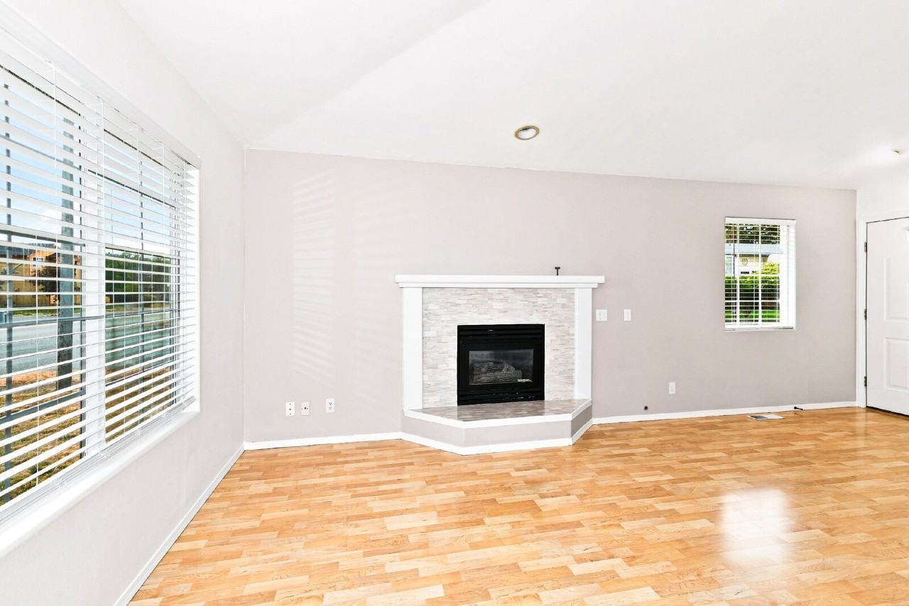 15679 170th Dr Se - Photo 3 of 18