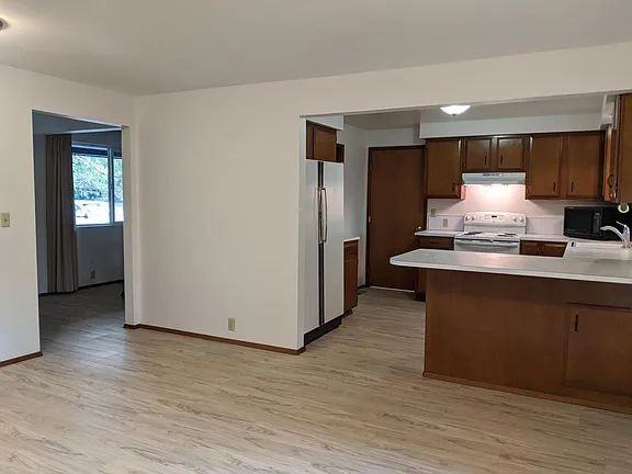 19215 89th Ave Ne - Photo 3 of 5