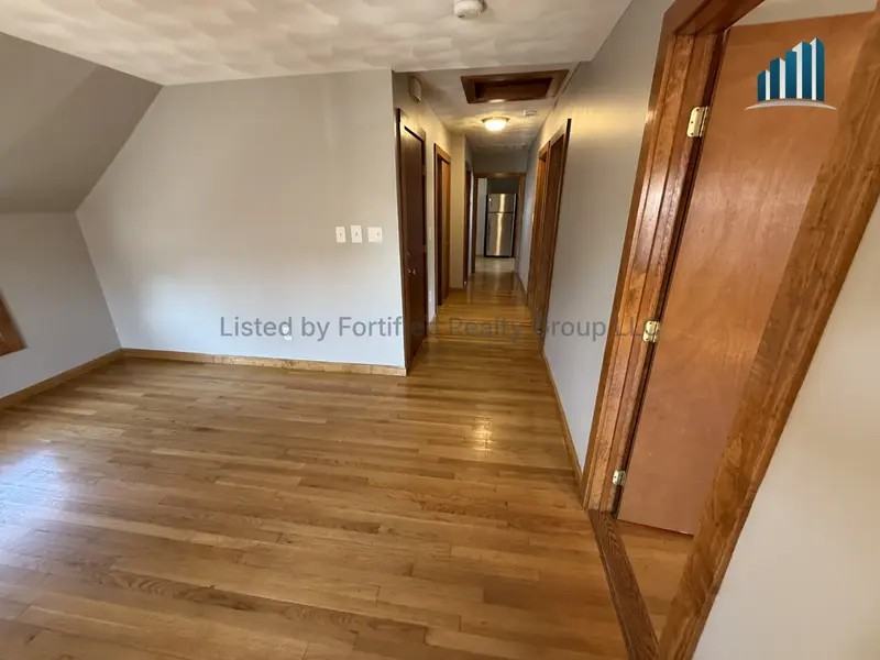 132 Hall St #3 - Photo 3 of 19