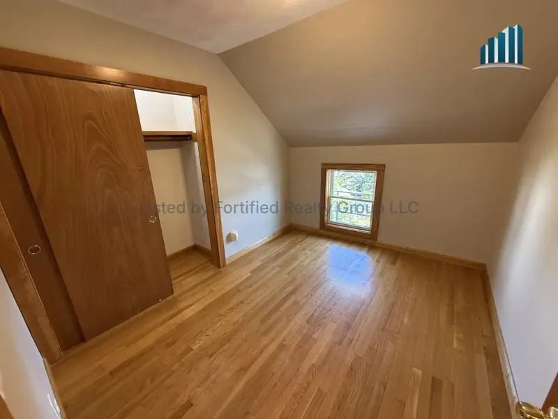 132 Hall St #3 - Photo 5 of 19