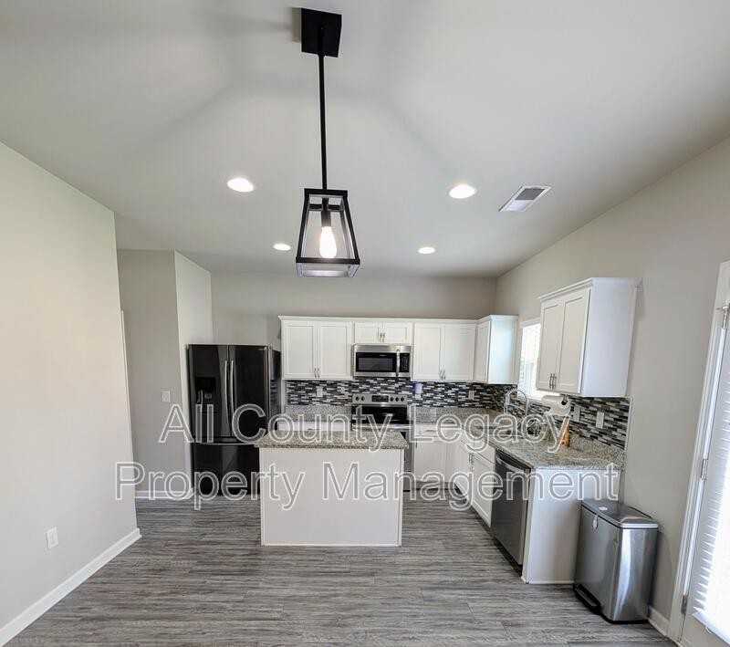 1313 Brookstone Lake Dr - Photo 3 of 14