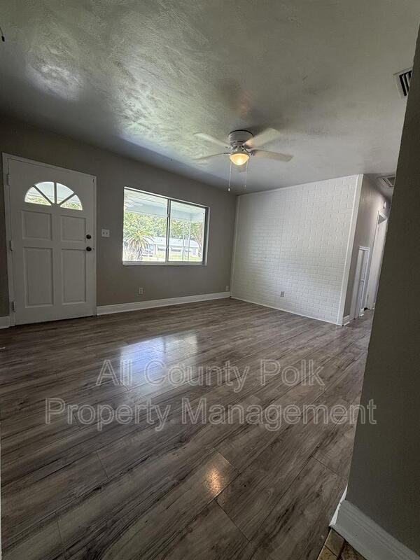 219 Palm Ave - Photo 2 of 17