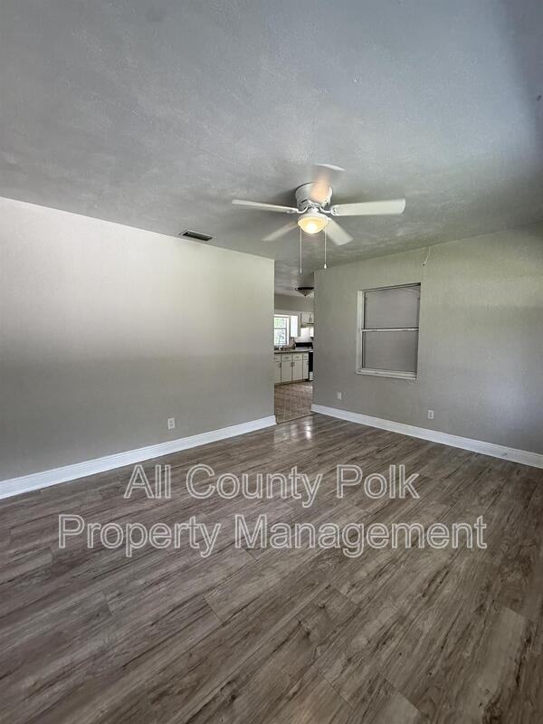219 Palm Ave - Photo 3 of 17