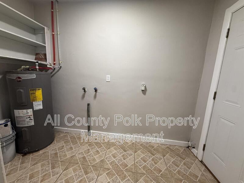 219 Palm Ave - Photo 7 of 17
