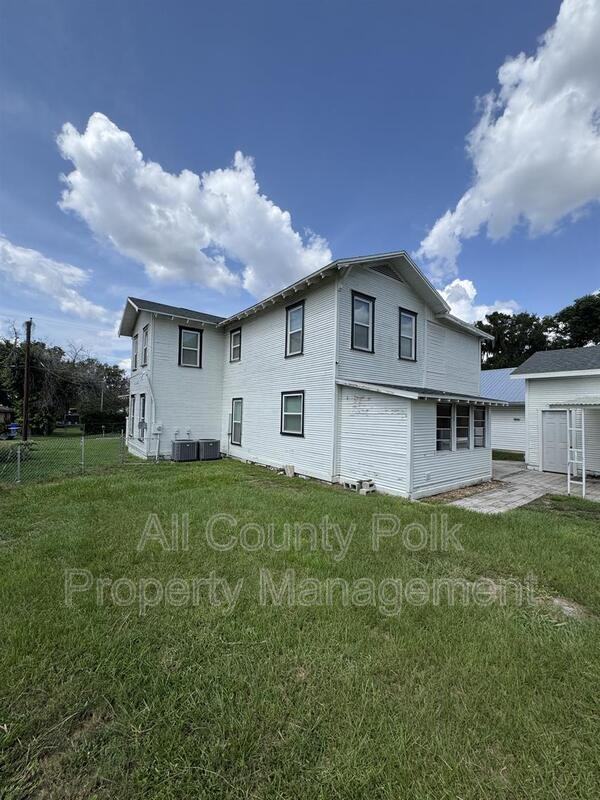 1044 W Lime St - Photo 2 of 21